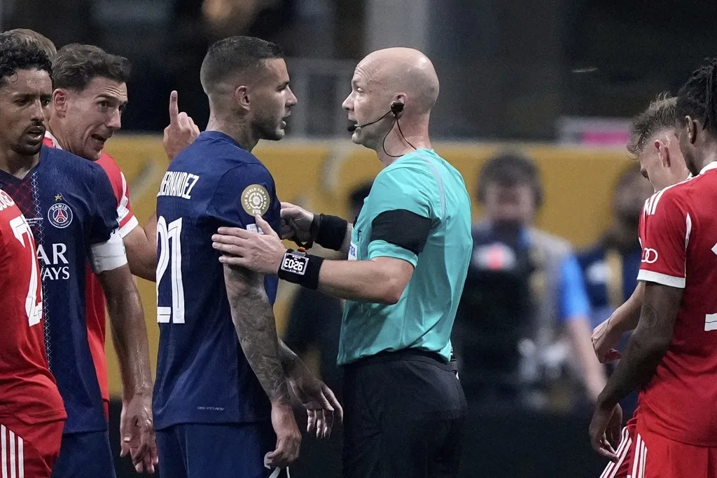 Lucas Hernández se fue expulsado ante el Bayern | AP