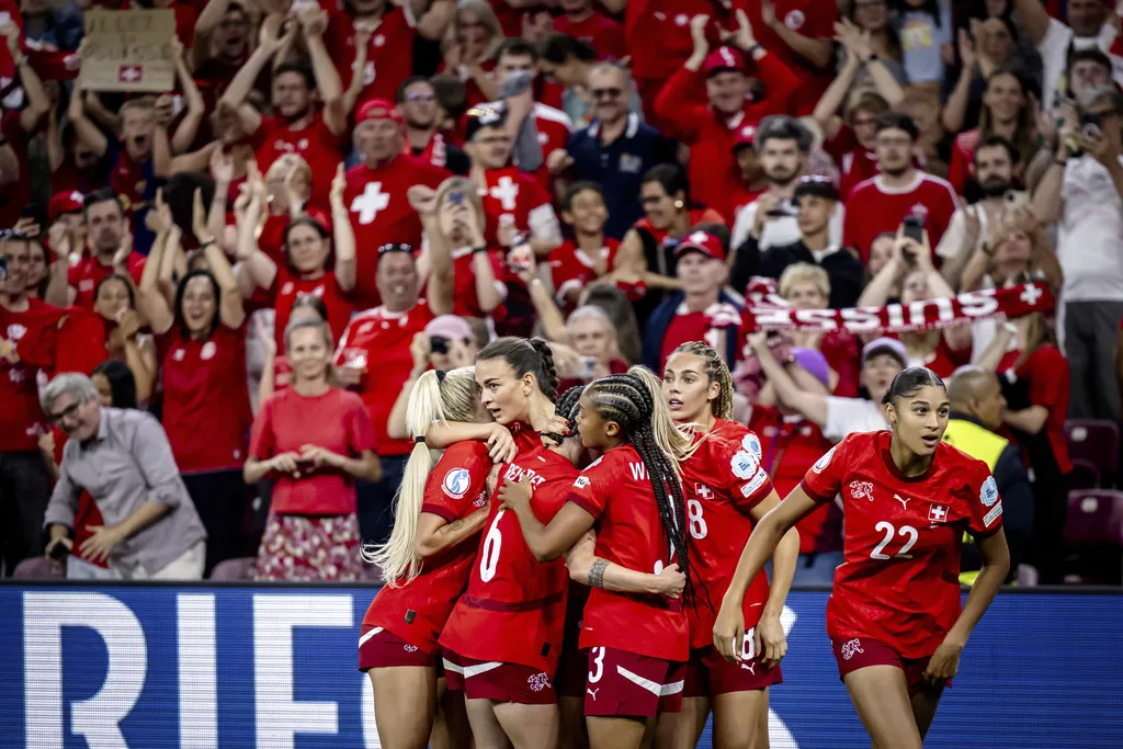 Como anfitriona del torneo, Suiza disputará por primera vez Fase Eliminatoria