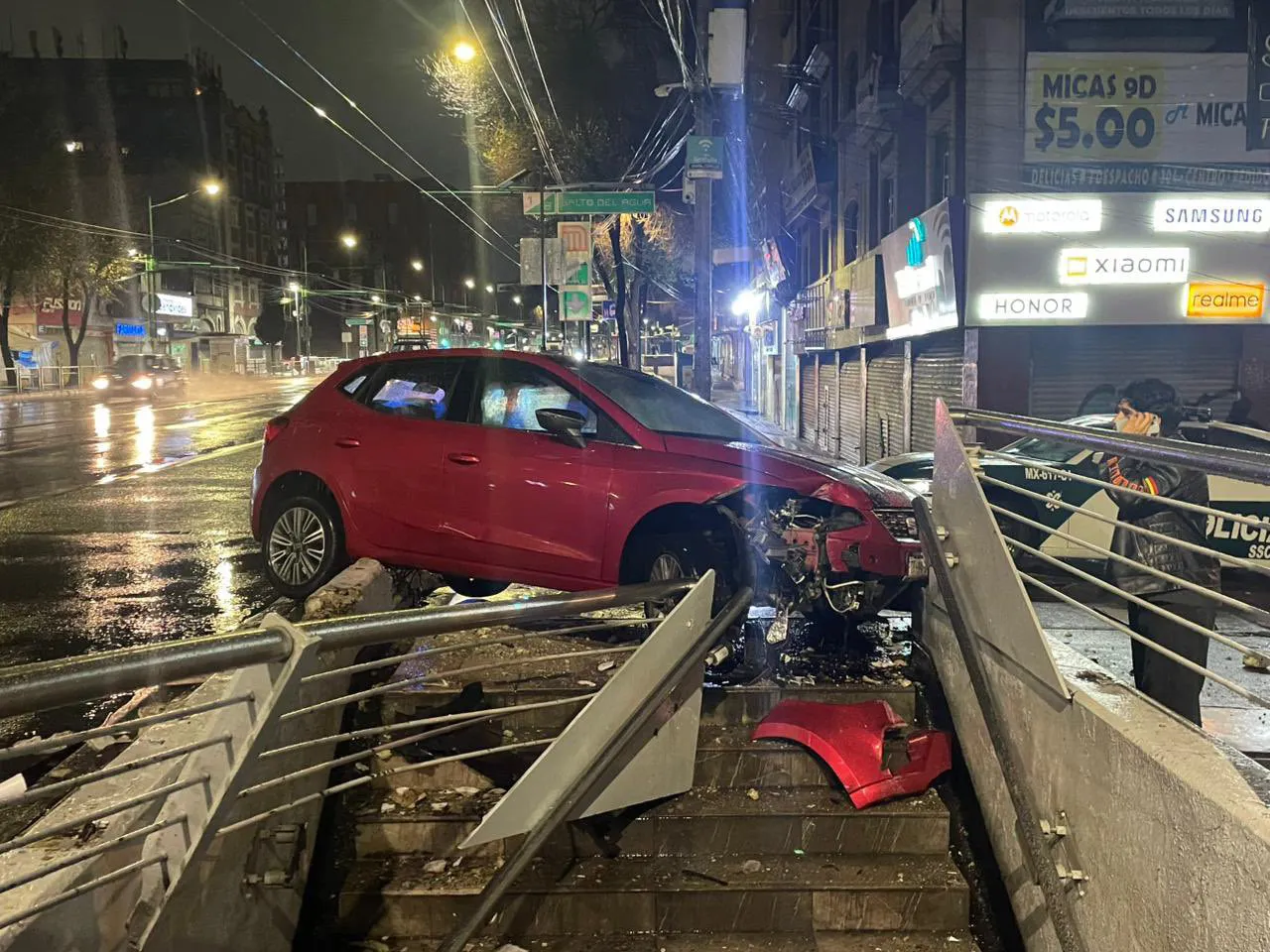 El joven conductor no presentó daños ni hubo personas heridas / X: @enrique_lunap
