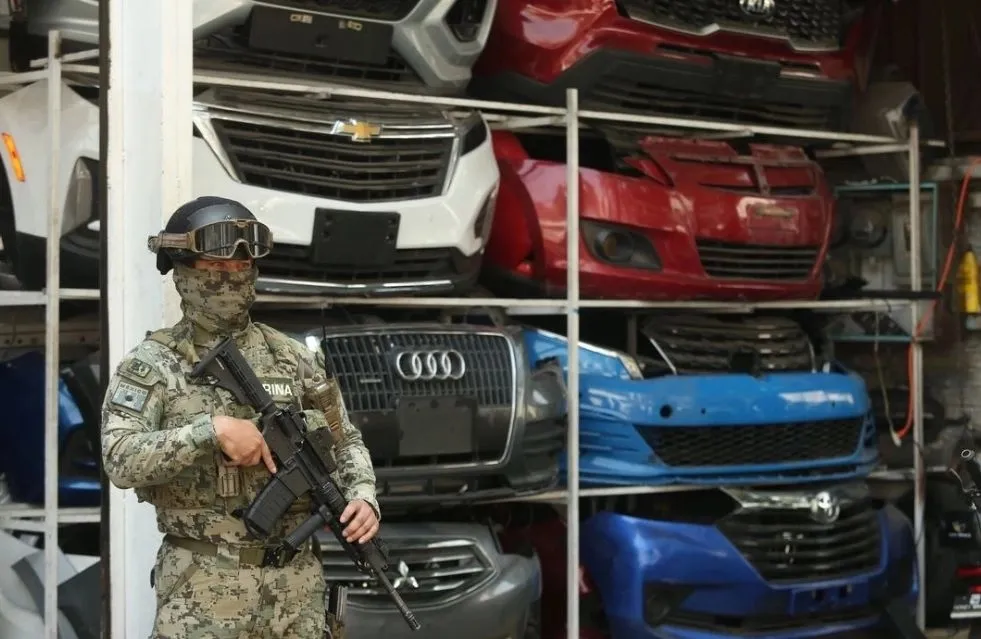 El inmueble estaba lleno de autopartes que no acreditaron su procedencia / Redes Sociales