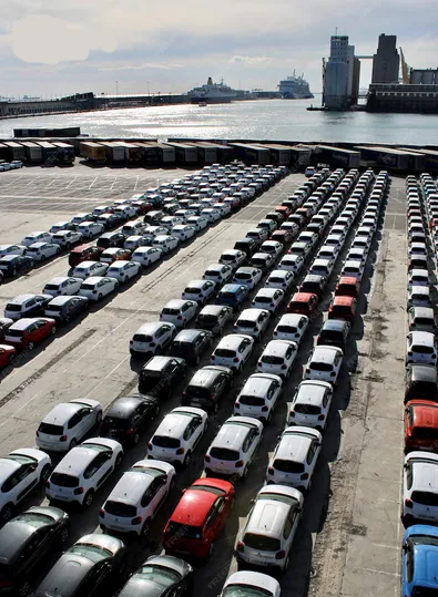 Las exportaciones de autos generan miles de millones de dólares al año / FREEPIK