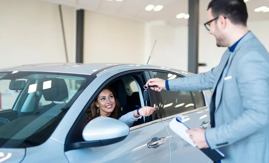 Las ventas de autos bajarían tanto en México como en Estados Unidos / FREEPIK