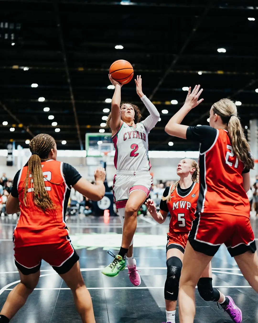 Aaliyah eligió Oklahoma para su carrera universitaria