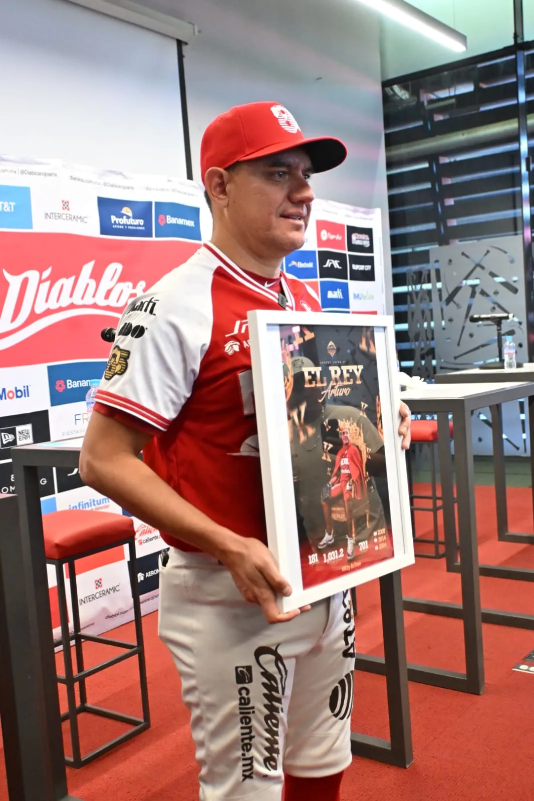 Arturo López se despedirá en el juego inaugural de la Temporada 2025