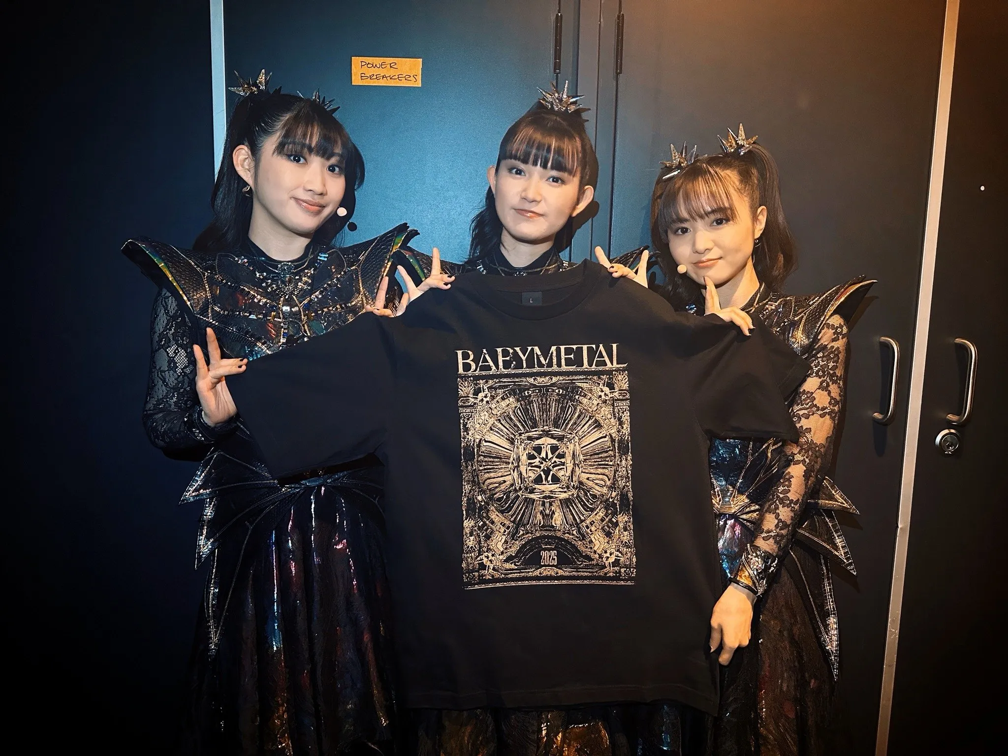 El trío japonés viene como parte de su tour mundial 'Metal Forth' / FB: @BABYMETAL.jp