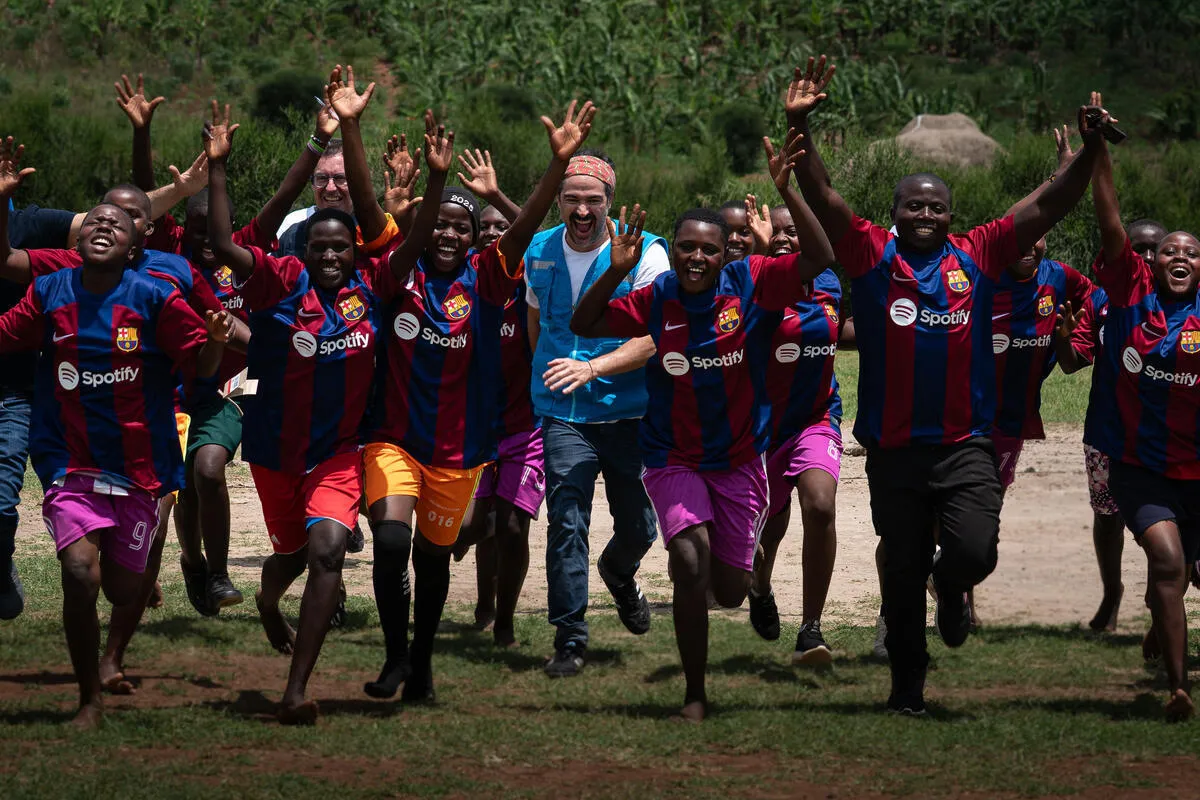 Los jóvenes ven en el futbol una escapatoria a sus problemas / Especial
