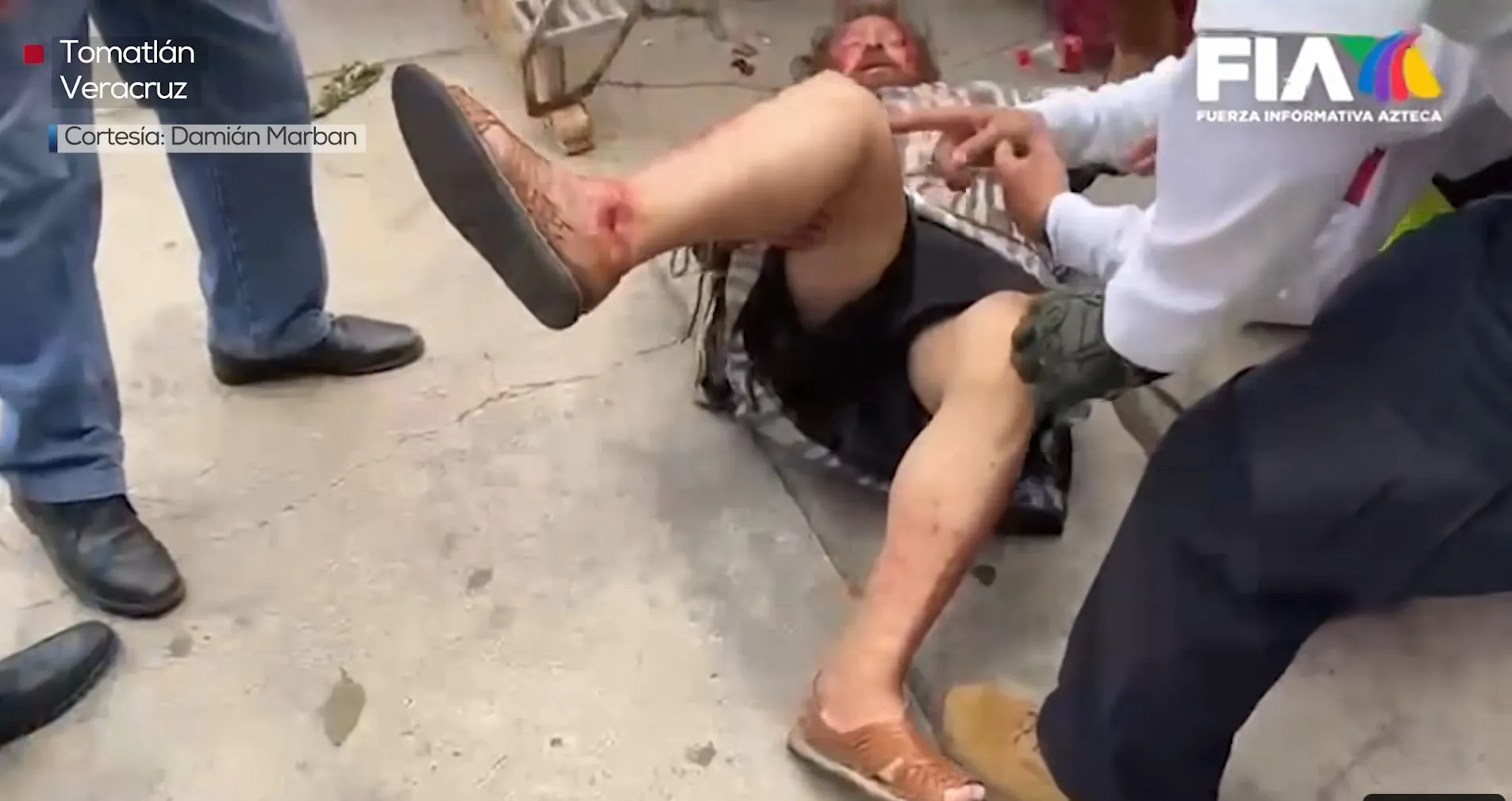 Los cuerpos de emergencia lo atendieron inmediatamente / FB: @AztecaNoticias