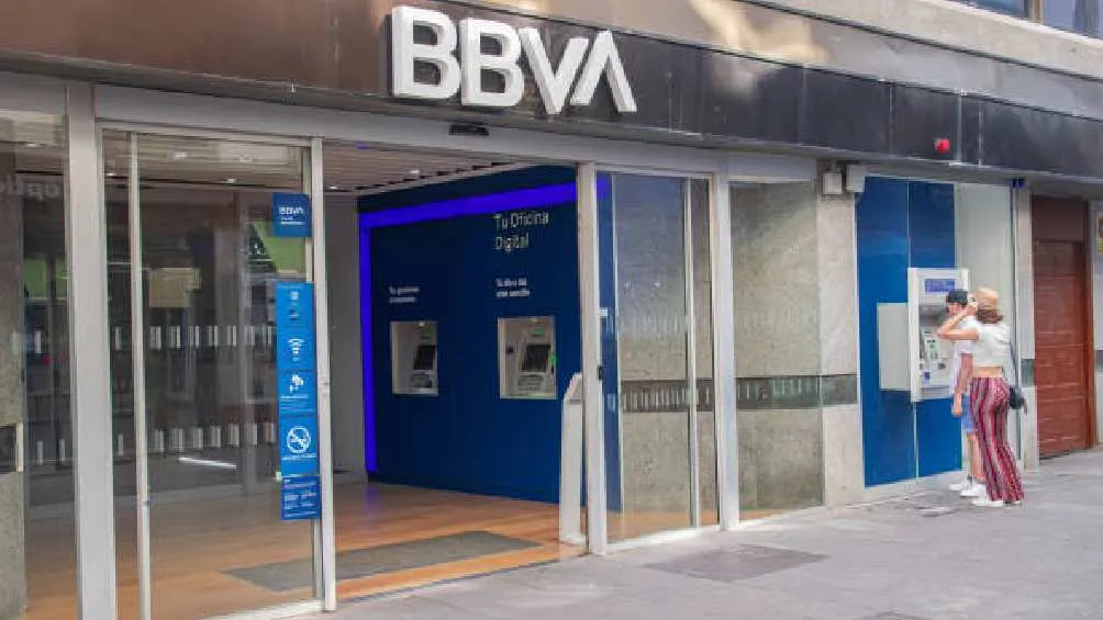 BBVA explicó que el cobro es para costear gastos operativos/Pixabay