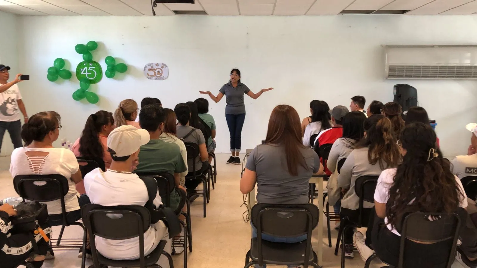 Un adulto deberá acompañar al menor recoger su tarjeta bancaria / Redes Sociales