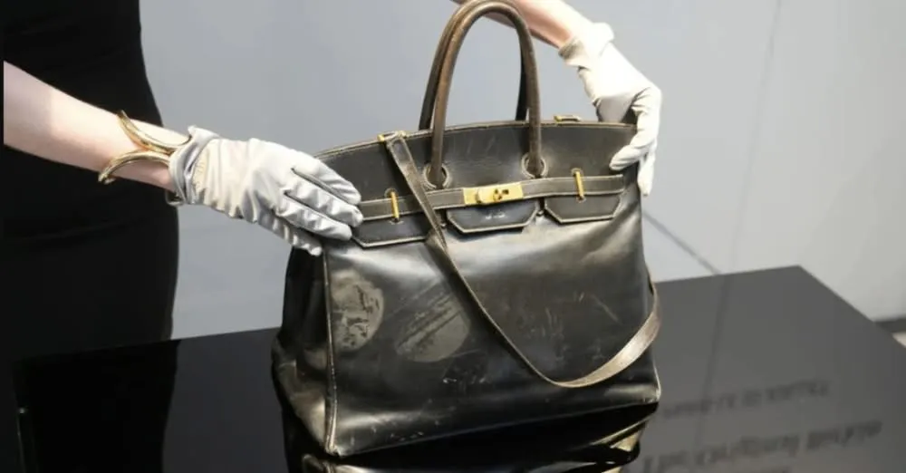 El modelo antiguo presentas algunas marcas por su uso / Redes Sociales