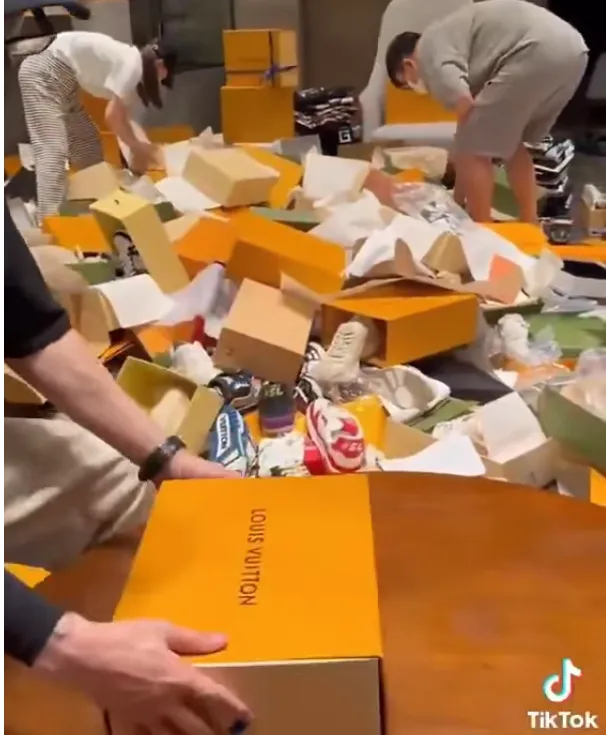 En algunos videos se muestran los productos chinos que se exportan / Redes Sociales