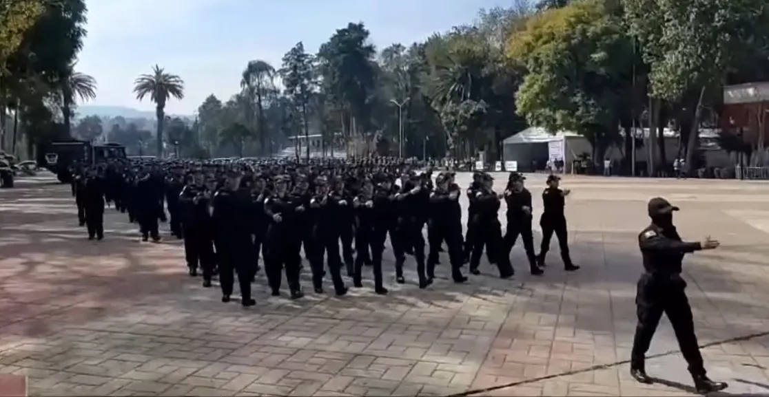 Los bomberos están en los ensayos de su desfile del sábado / FB: @BomberosdelaCDMX