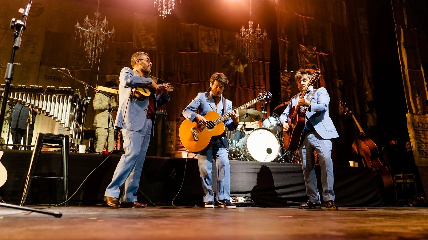 Los Bunkers pasaron su concierto para el próximo 20 de septiembre / FB: @losbunkerschile