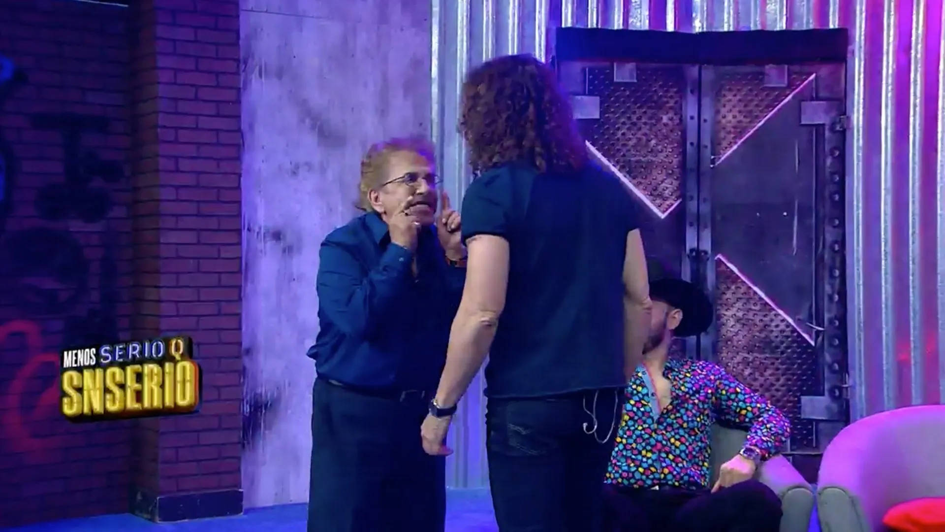 Ambos comediantes se enfrentaron en el programa en vivo / Redes Sociales