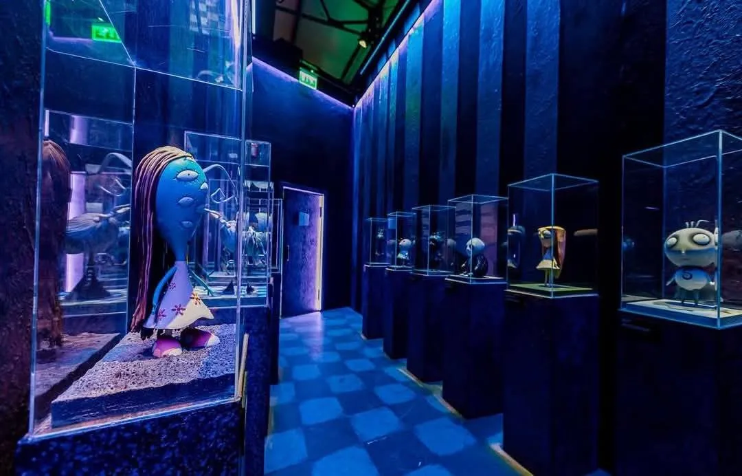 El cineasta presentará sus obras que ha hecho para todas sus películas / Redes Sociales