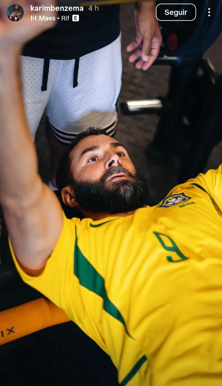 Benzema entrenó con el jersey de Brasil