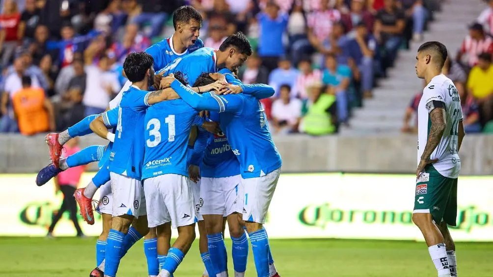 Cruz Azul celebra el primer gol del encuentro | MEXSPORT