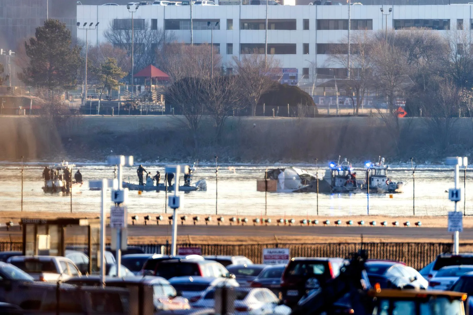 La visibilidad dentro del río Potomac no es muy buena por el exceso de barro / Redes Sociales