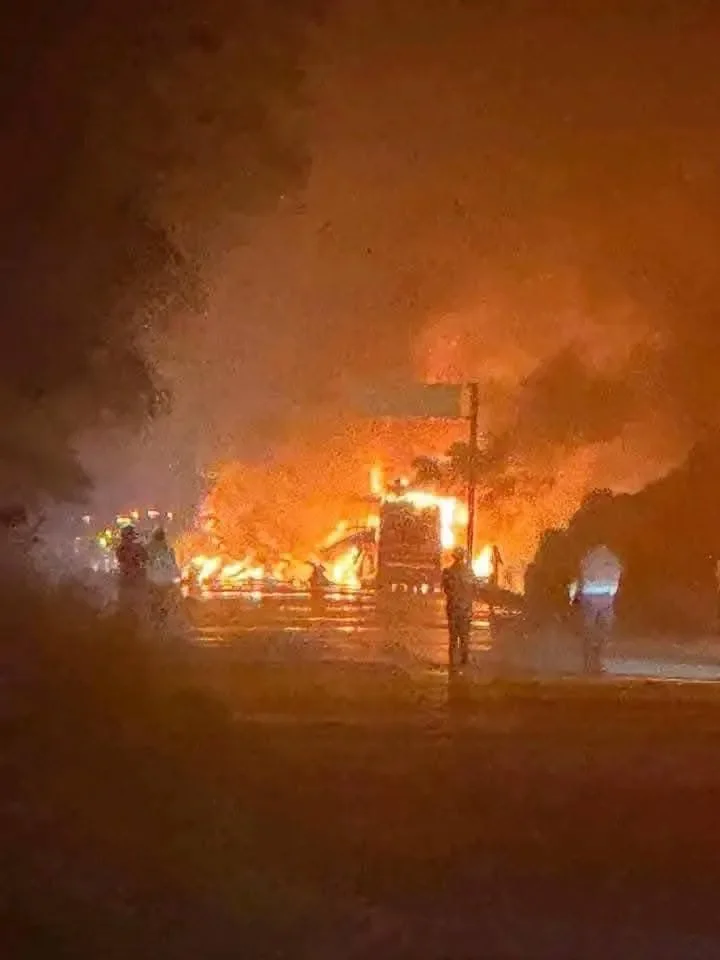 Solamente 10 pasajeros sobrevivieron y fueron llevados a diferentes hospitales / Rede Sociales