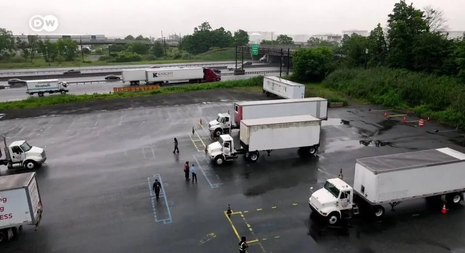 Las multas para los transportistas podrían llegar hasta los 10 mil dólares / Redes Sociales