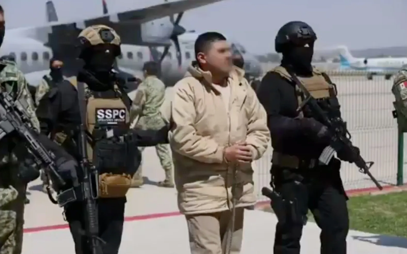 México envió un paquete de delincuentes a EU / Redes Sociales