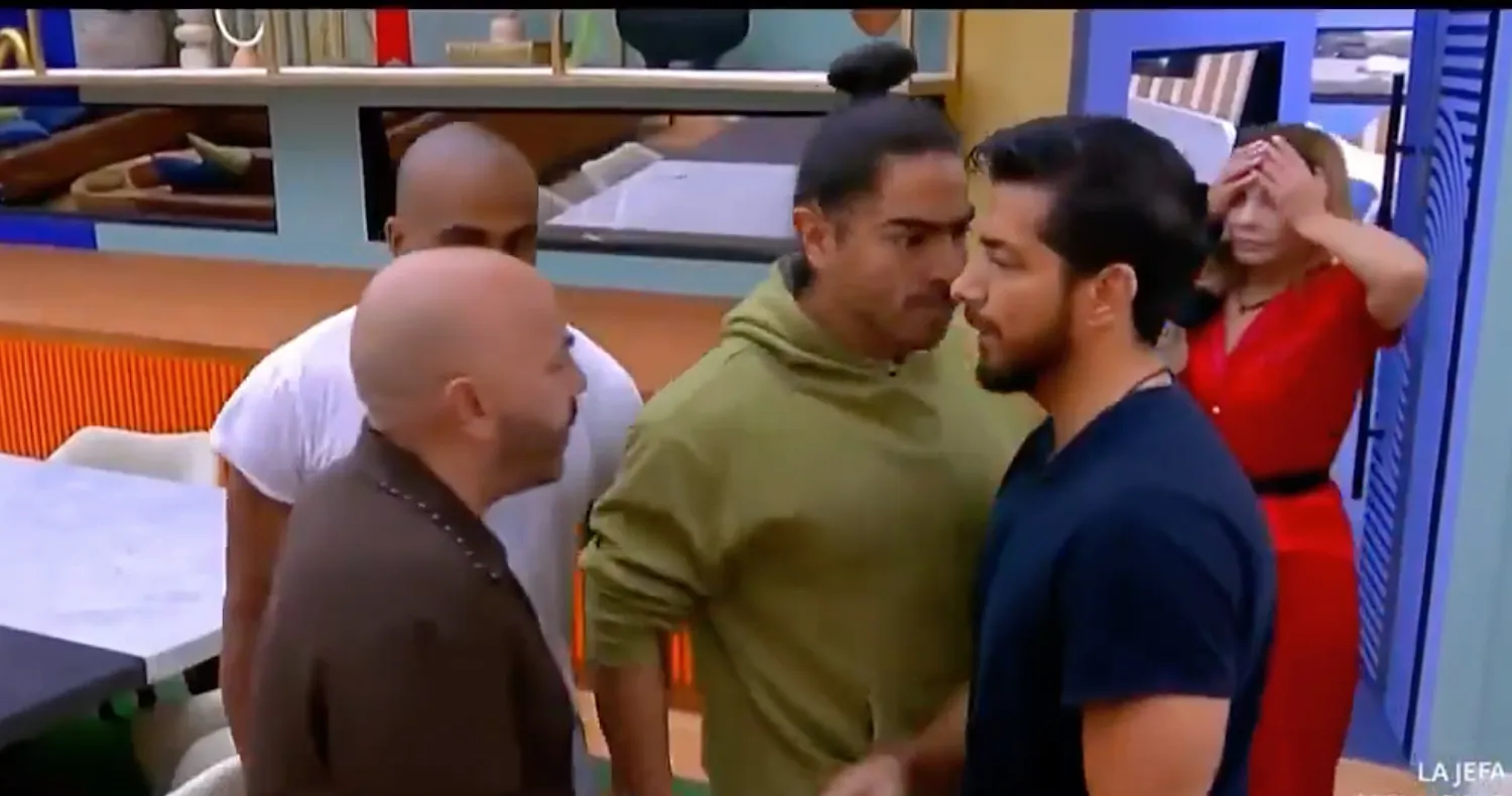 El pleito primero comenzó entre Rey Grupero y Paulo Quevedo / Redes Sociales