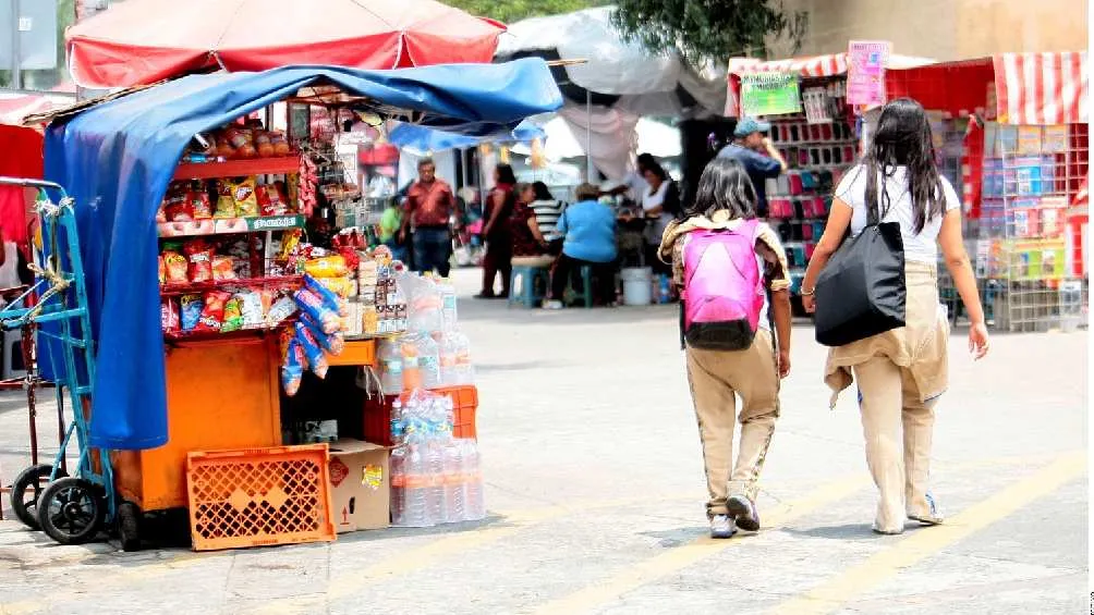 El Gobierno CDMX publicará cuáles alimentos sí podrán vender los puestos ambulantes/X