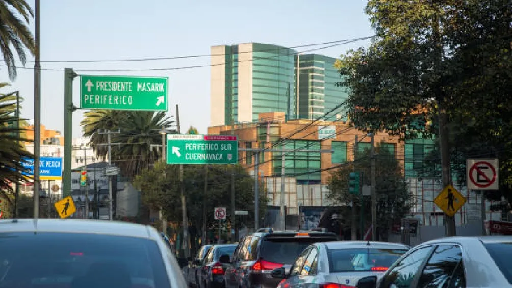 Los vehículos con holograma 0, 00, híbridos y eléctricos pueden circular el día del programa Hoy No Circula/iStock