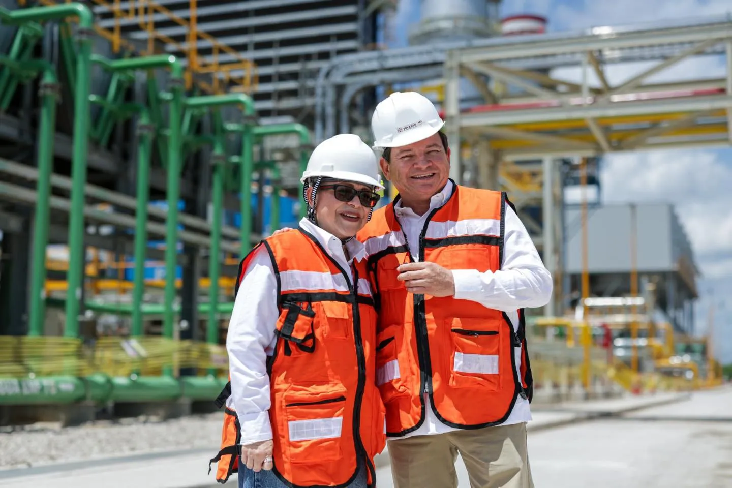 La titular de la CFE, Emilia Calleja Alor, y el gobernador Joaquín Díaz Mena resaltaron el avance para Yucatán / Especial