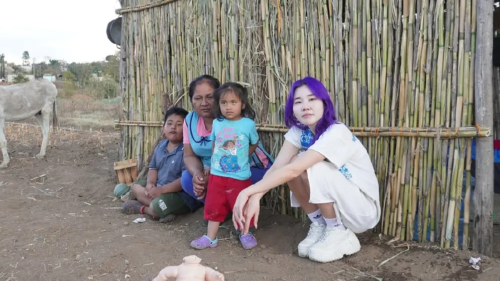 El descontento creció luego de que publicara un video en el que “ayuda” a una familia oaxaqueña/Instagram