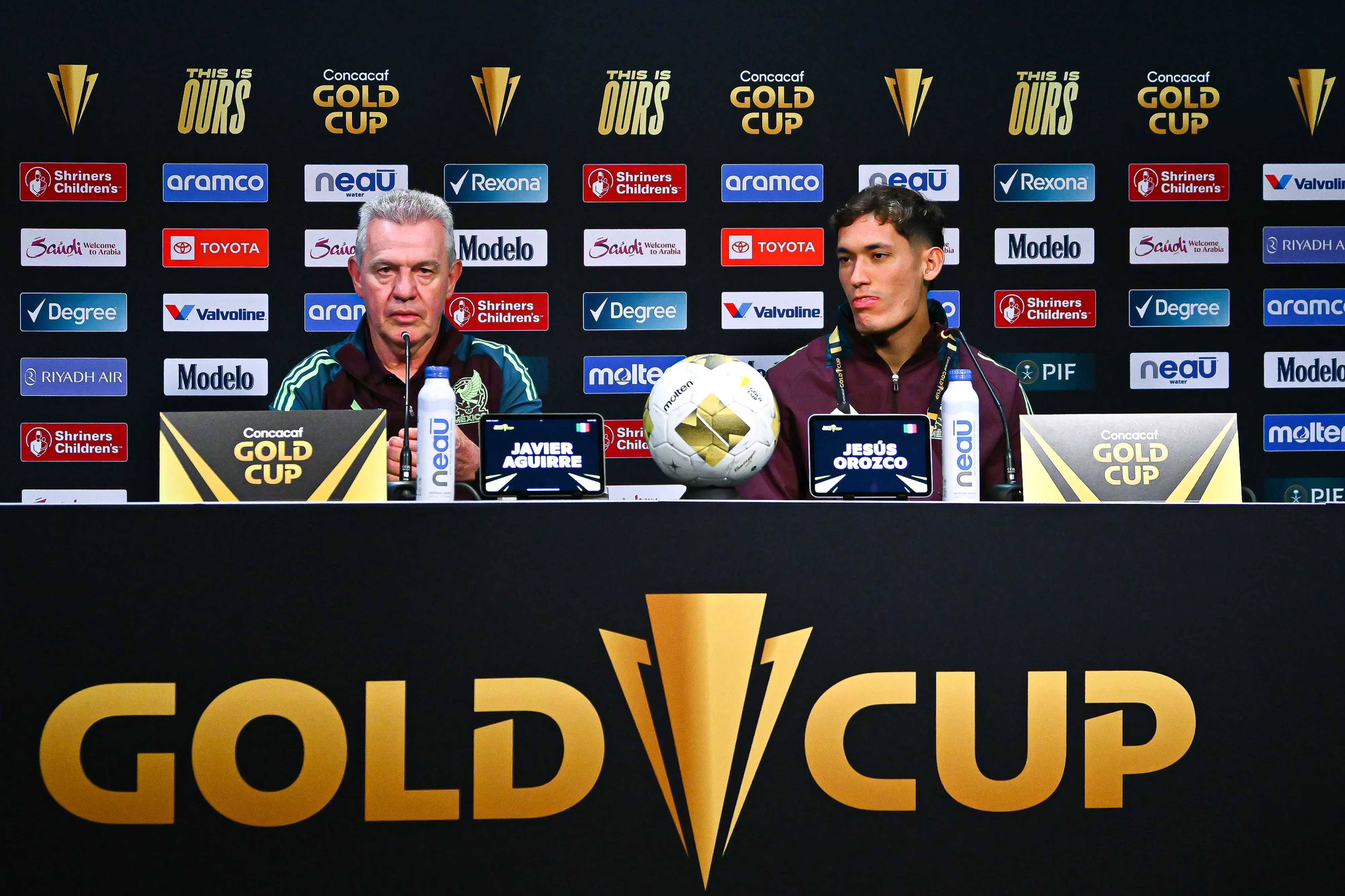 Aguirre acompañado de Orozco Chiquete | MEXSPORT