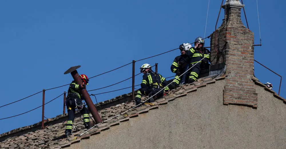 La designación del nuevo papa se anunciará con humo blanco / Redes Sociales