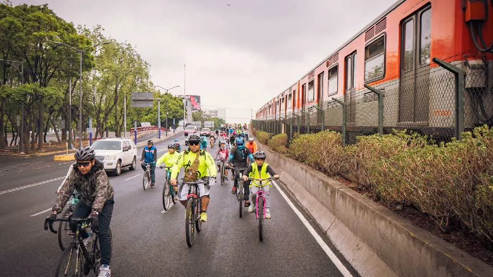 Se construirá una ciclovía que conecte el Zócalo con el Estadio Azteca/X @ClaraBrugadaM