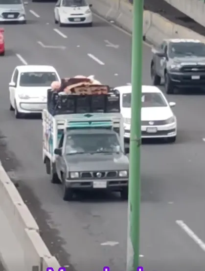 Los autos de modelos pasados son los que más contaminan / Redes Sociales