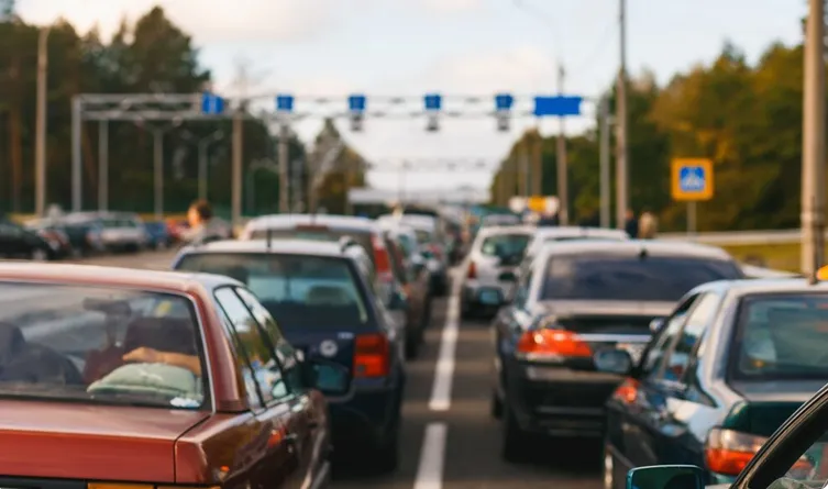 Revisa a diario el programa Hoy No Circula para evitar multas / FREEPIK