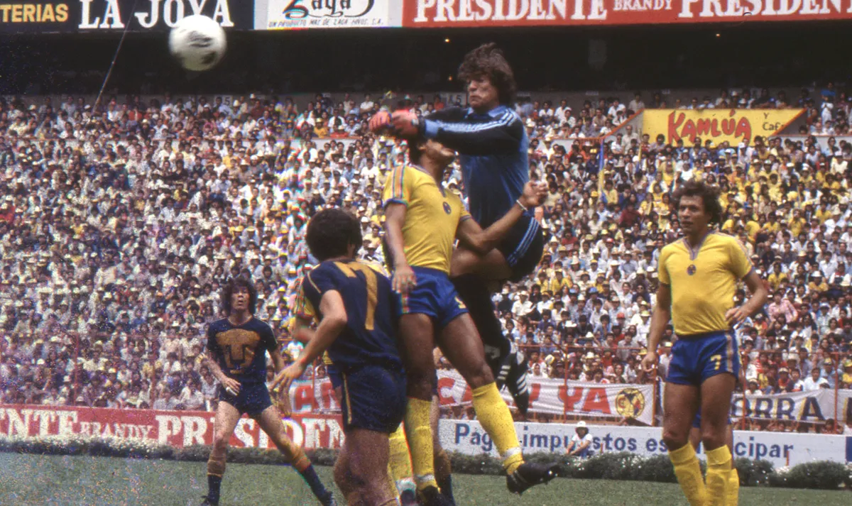 Héctor Miguel Zelada en juego de América ante Pumas / MEXSPORT