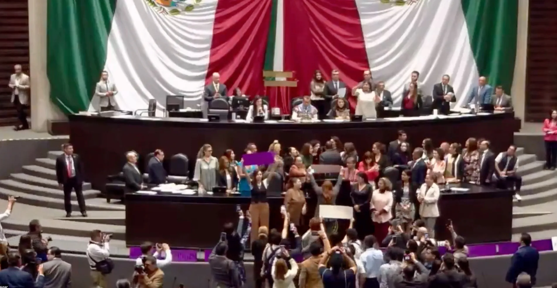 Diputadas de oposición rechazaron que el político no enfrente a las acusaciones en su contra / Redes Sociales