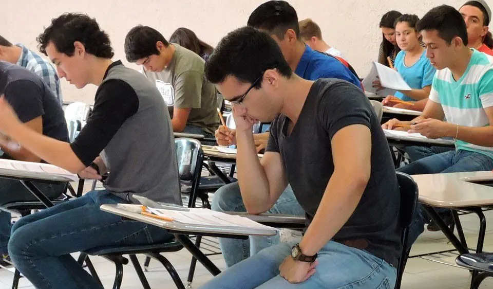 Requisitos para realizar tu examen para certificado de bachillerato / Redes Sociales