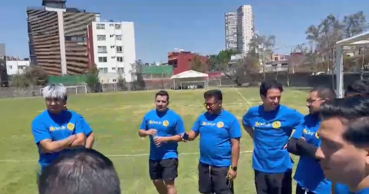 'Cascarita entre amigos' | Ángel Acosta