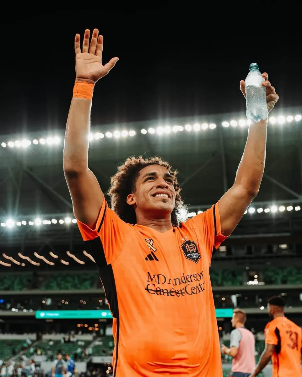 Carrasquilla en celebración con Houston Dynamo