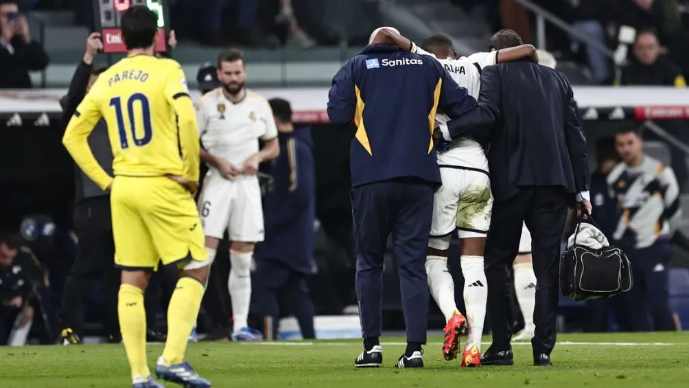 Alaba lesionado de los ligamentos | AP