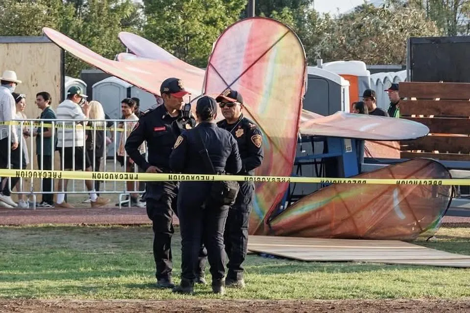 Una estructura cayó contra dos fotógrafos en el AXE Ceremonia / Redes Sociales
