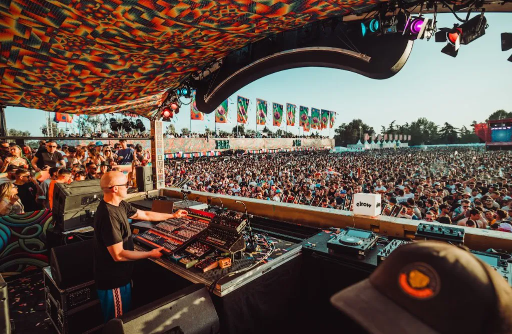 Paul Kalkbrenner terminó su djset después del incidente / Redes Sociales