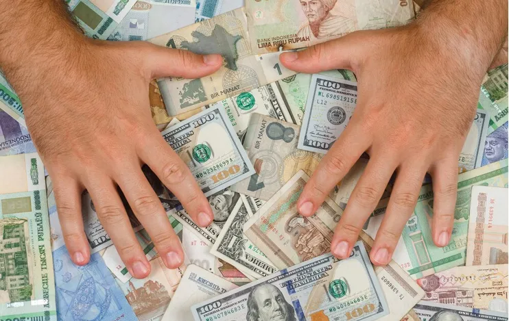 El peso se mantiene estable ya que no hay grandes cambios en el mercado bursatil / FREEPIK