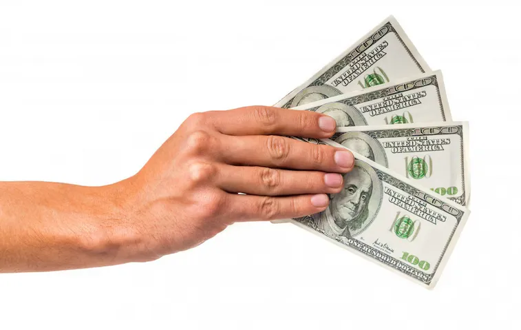 El peso se mantiene estable ya que no hay grandes cambios en el mercado bursatil / FREEPIK