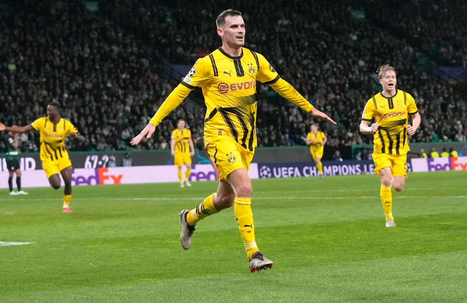 Pascal Gross festeja su anotación I AP