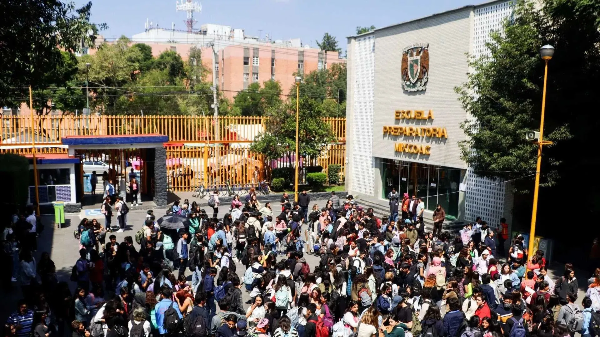 Para entrar a una prepa de la UNAM o IPN habría que hacer examen / Redes Sociales