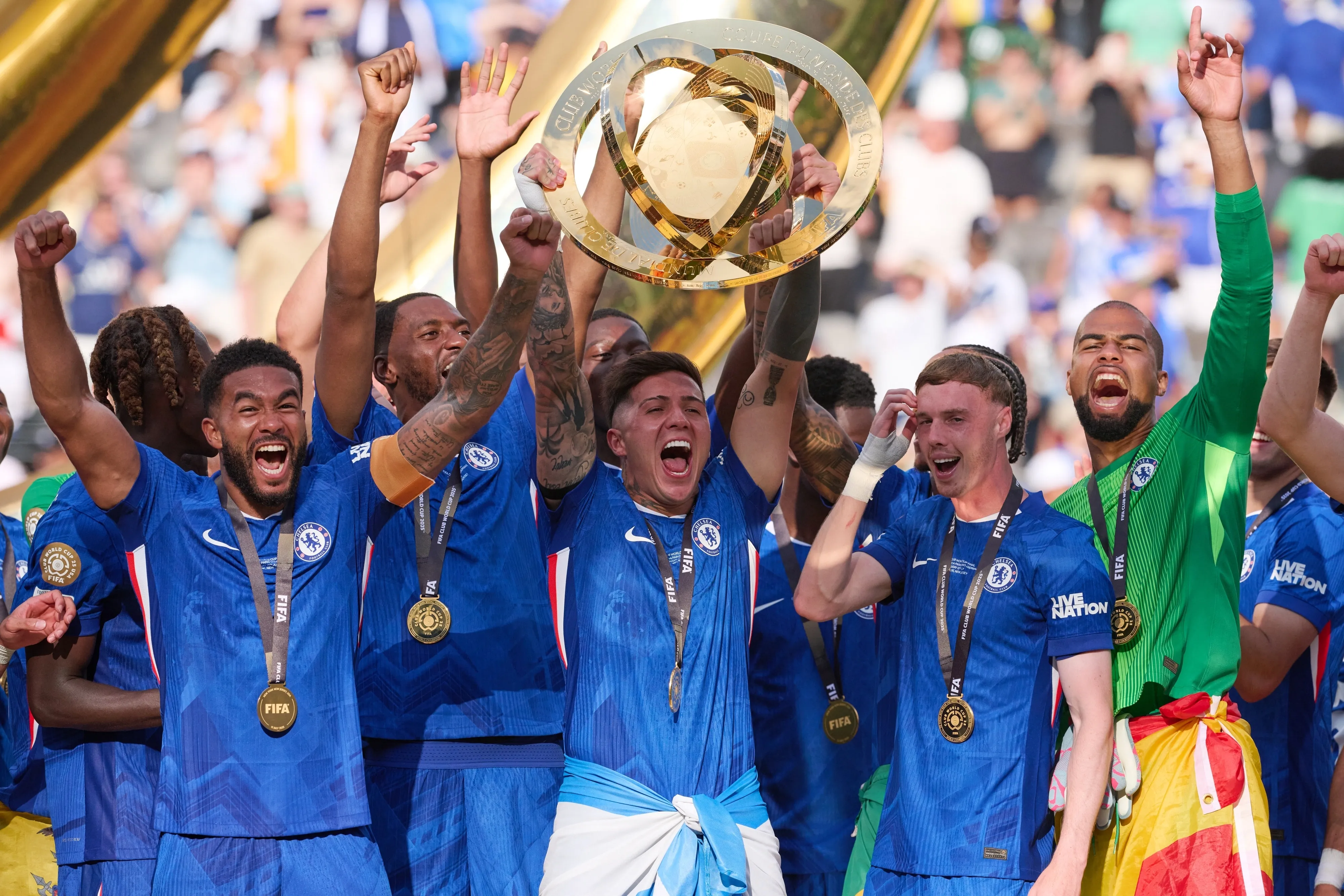 Enzo levanta el Mundial de Clubes | MEXSPORT