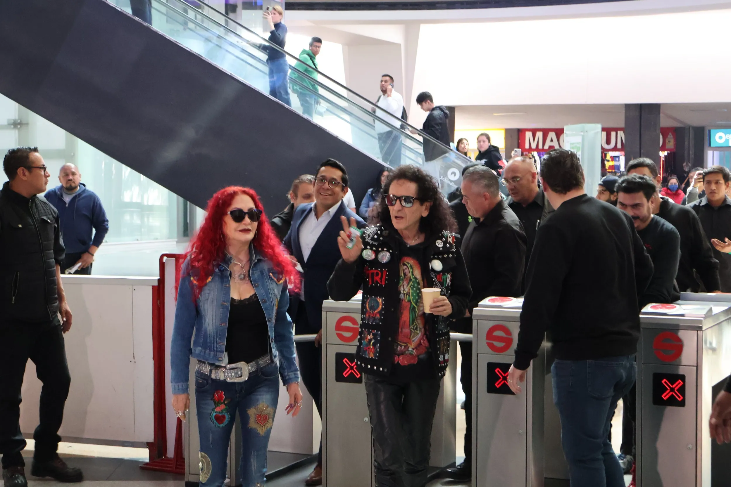 Alex y Chela llegaron a la estación Buenavista del Tren Suburbano / Jorge Reyes