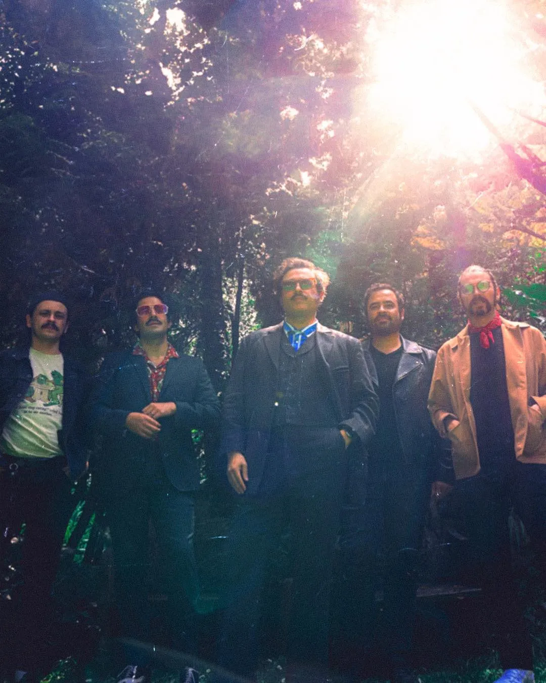 El percance que sufrieron fue de camino al aeropuerto / FB: @enjambre